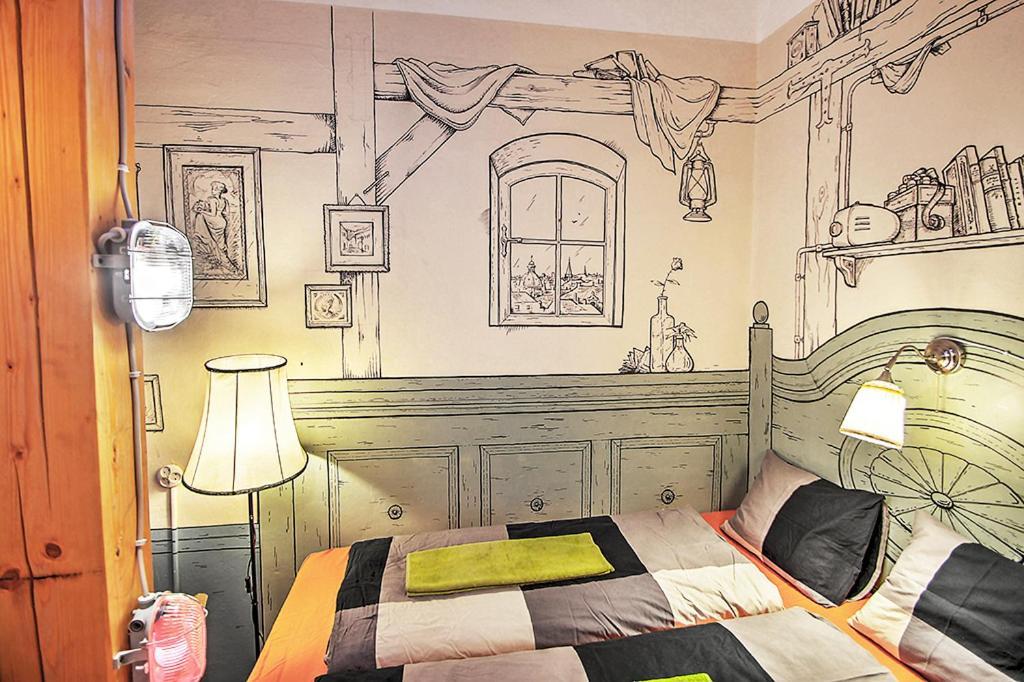Double Room with Shared Bathroom,765527917:JPEG
