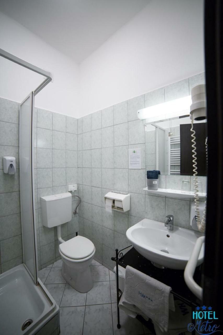 Quarto com Cama de Casal ou 2 de Solteiro