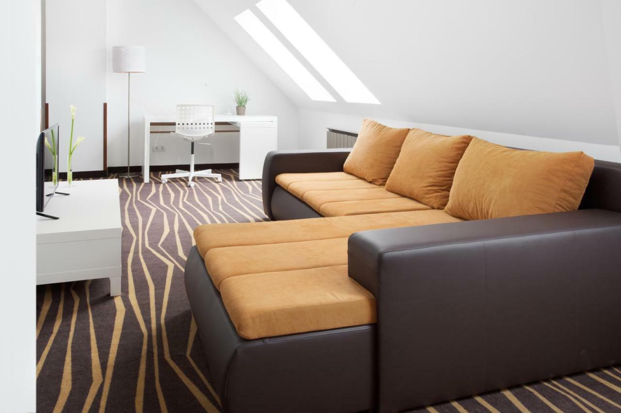 Apartment,780926547:JPEG