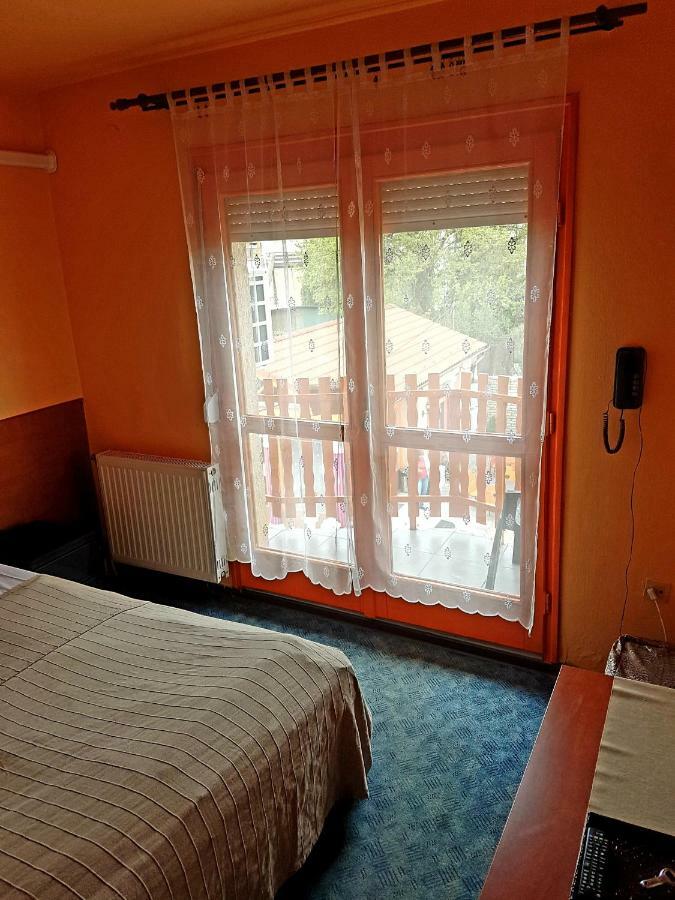 Double or Twin Room,784179552:JPEG
