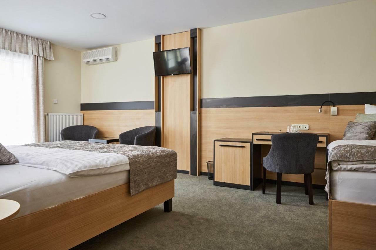 Superior Queen Room
