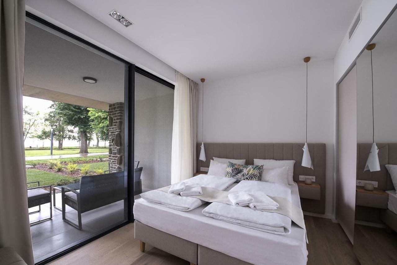Deluxe Apartment with Garden and Sauna,813548306:JPEG