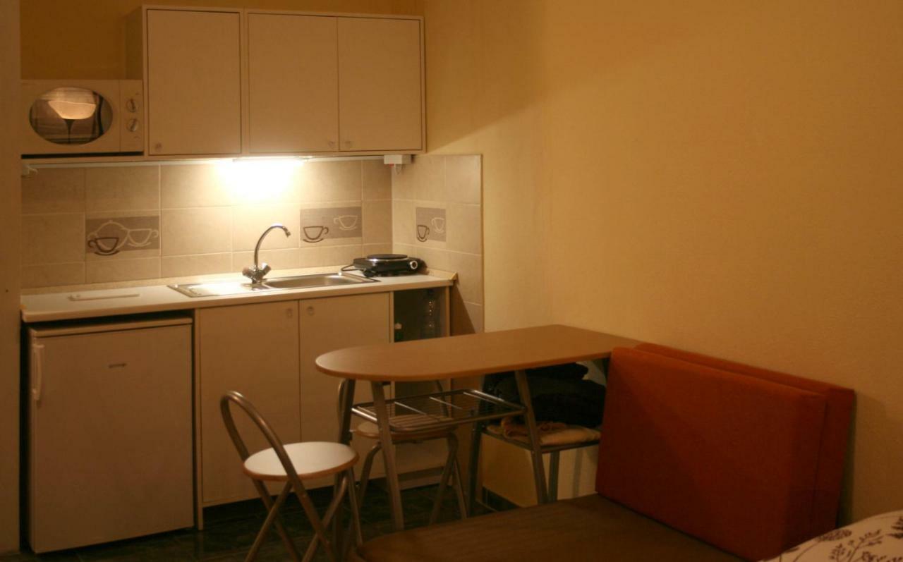 One-Bedroom Apartment,819021086:JPEG