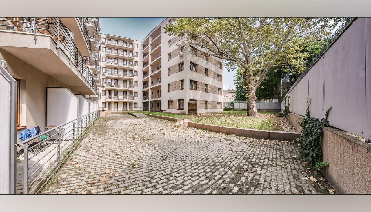 One-Bedroom Apartment,1181601826:JPEG