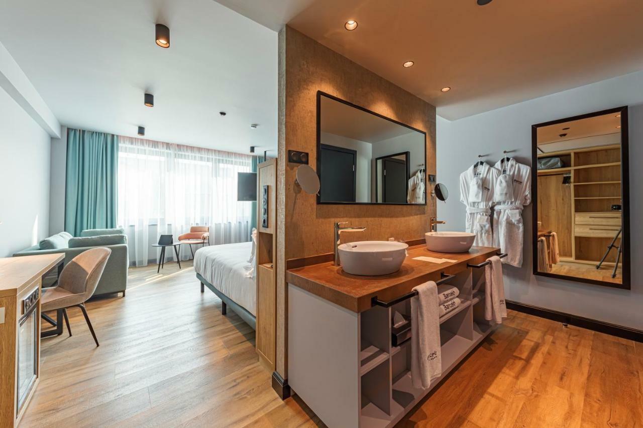 Junior Suite,912924439:JPEG