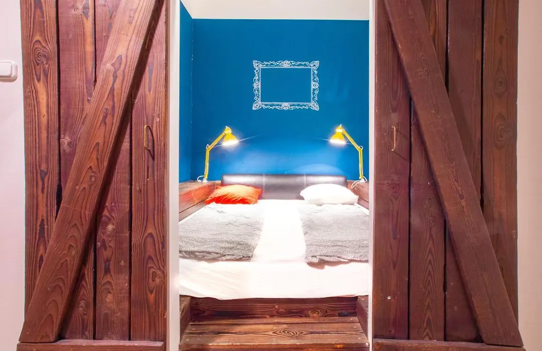 Hedonist Lodge-1