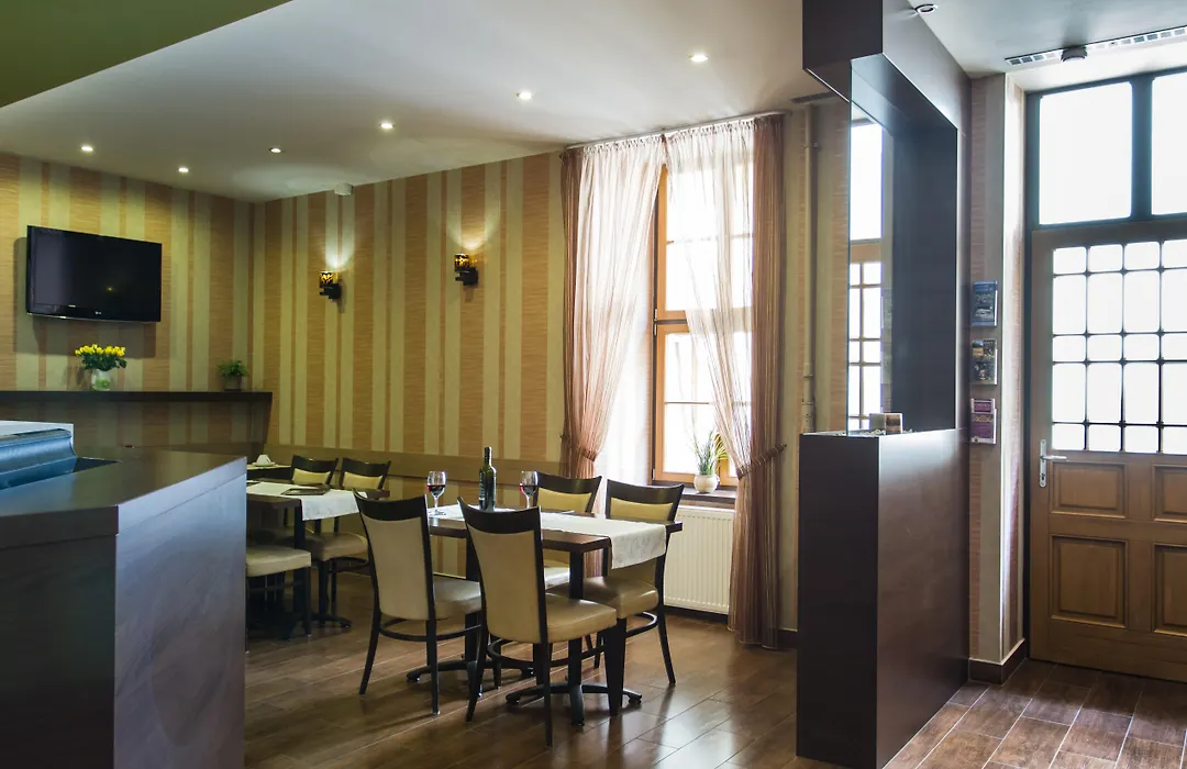 Central Hotel 21-1