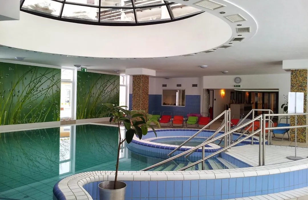 Napfeny Hotel-1