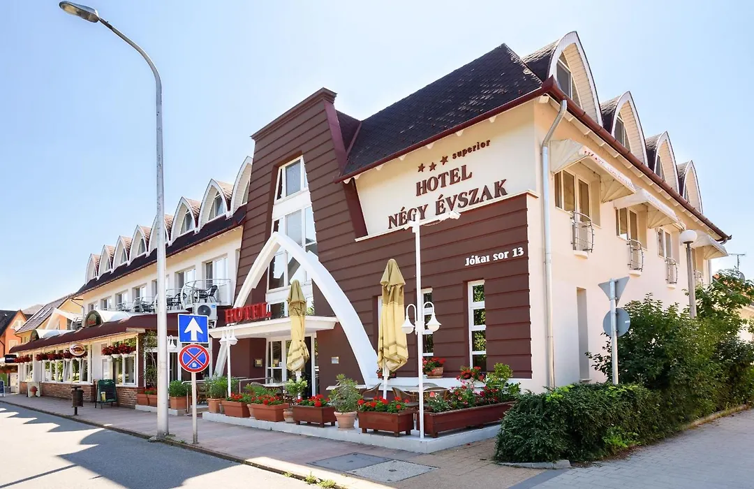 Hotel Negy Evszak-1