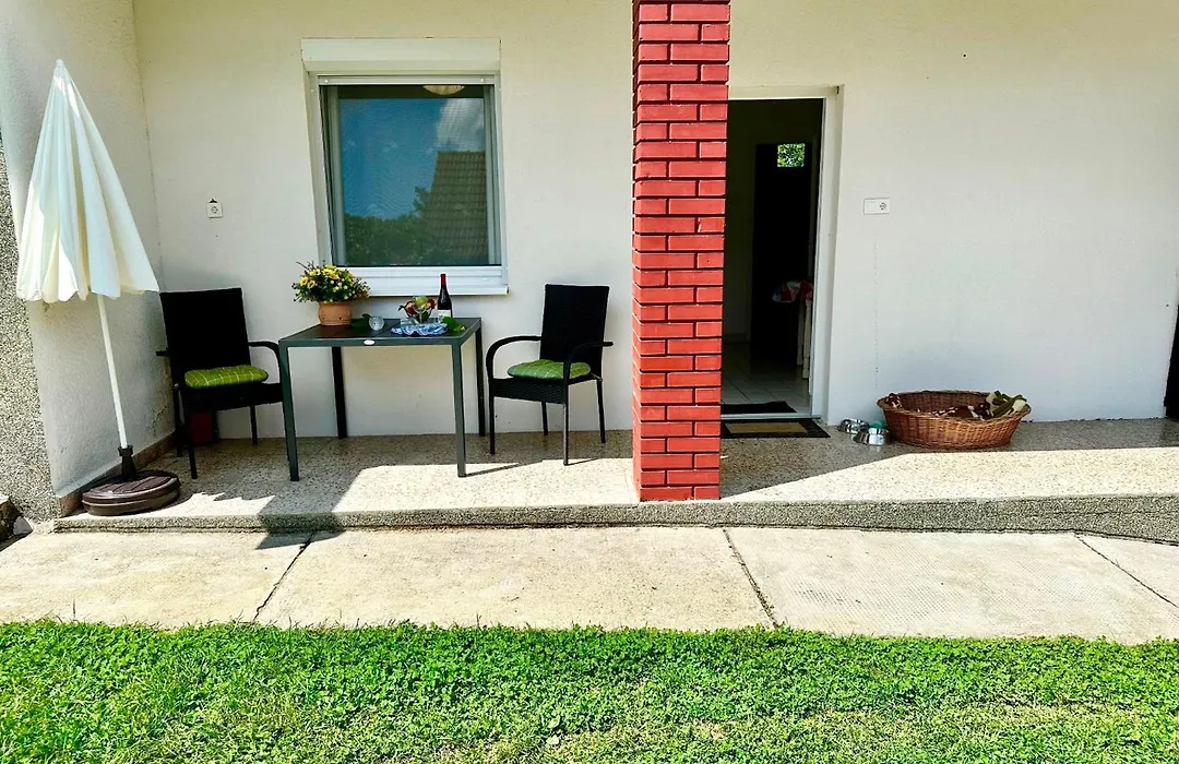 Szent Orban Panzio - Kutyabarat Apartmanok-1