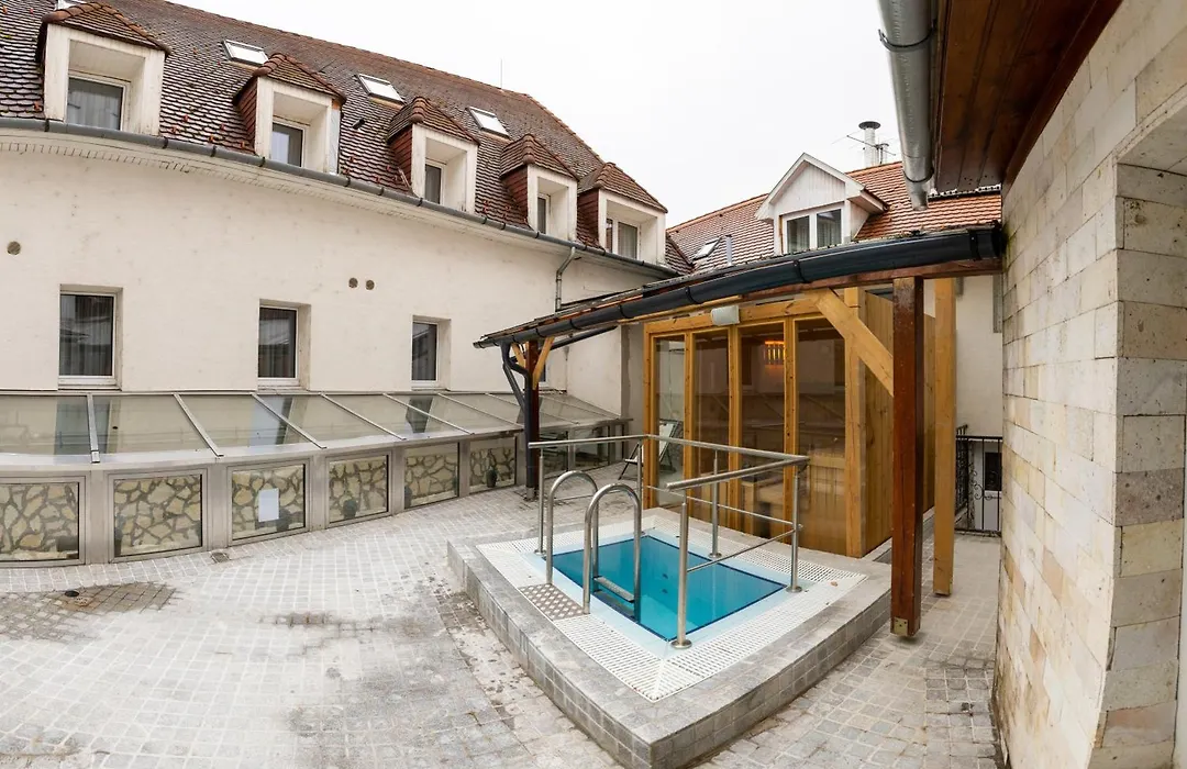 Bastya Konferencia Es Wellness Hotel-1