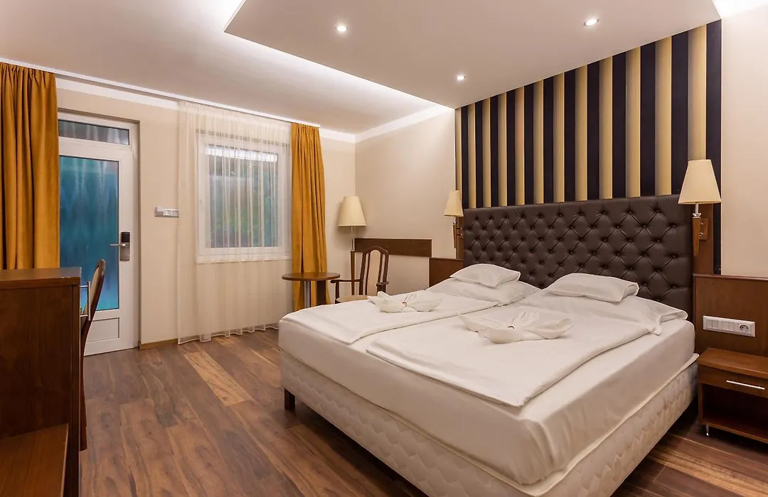Szonyi Garden Hotel Pest-1