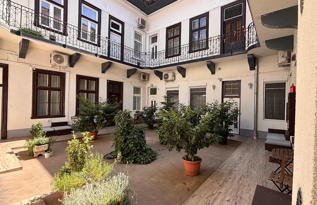 Goldcentral Apartments - Stylish Apartments - Wine Tasting Access-1