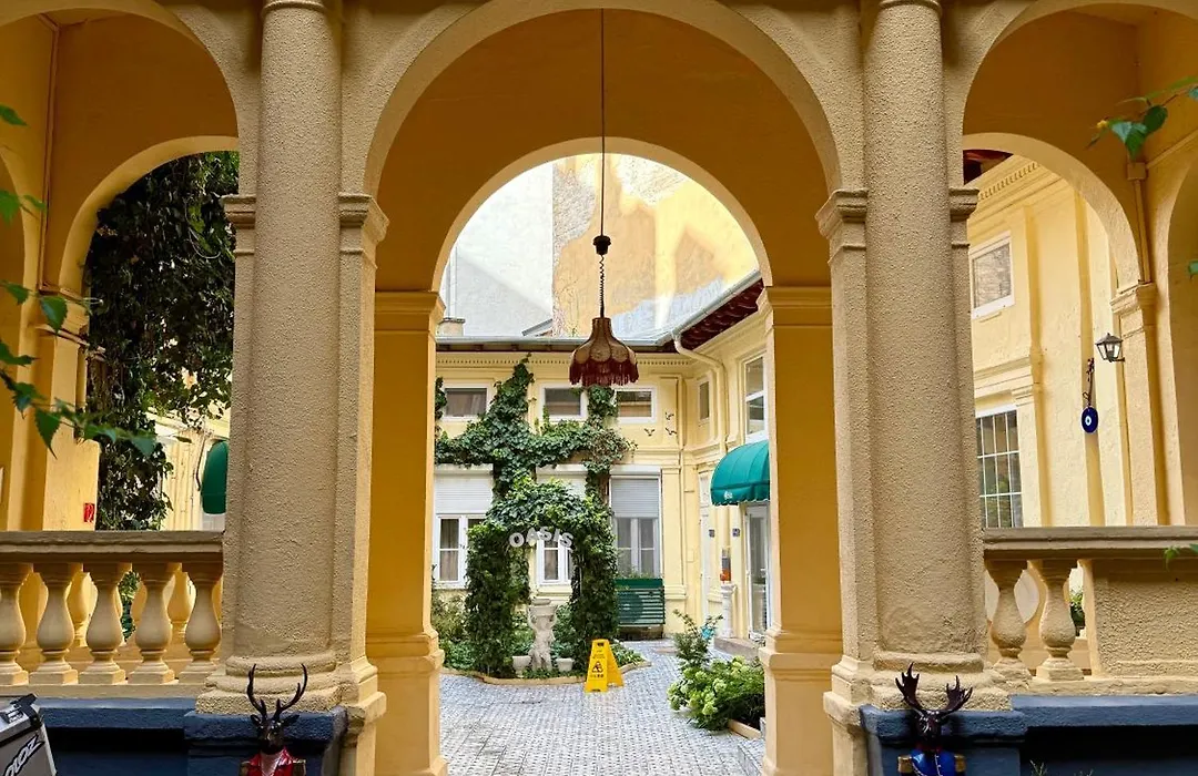 Oasis Inn Budapest-1