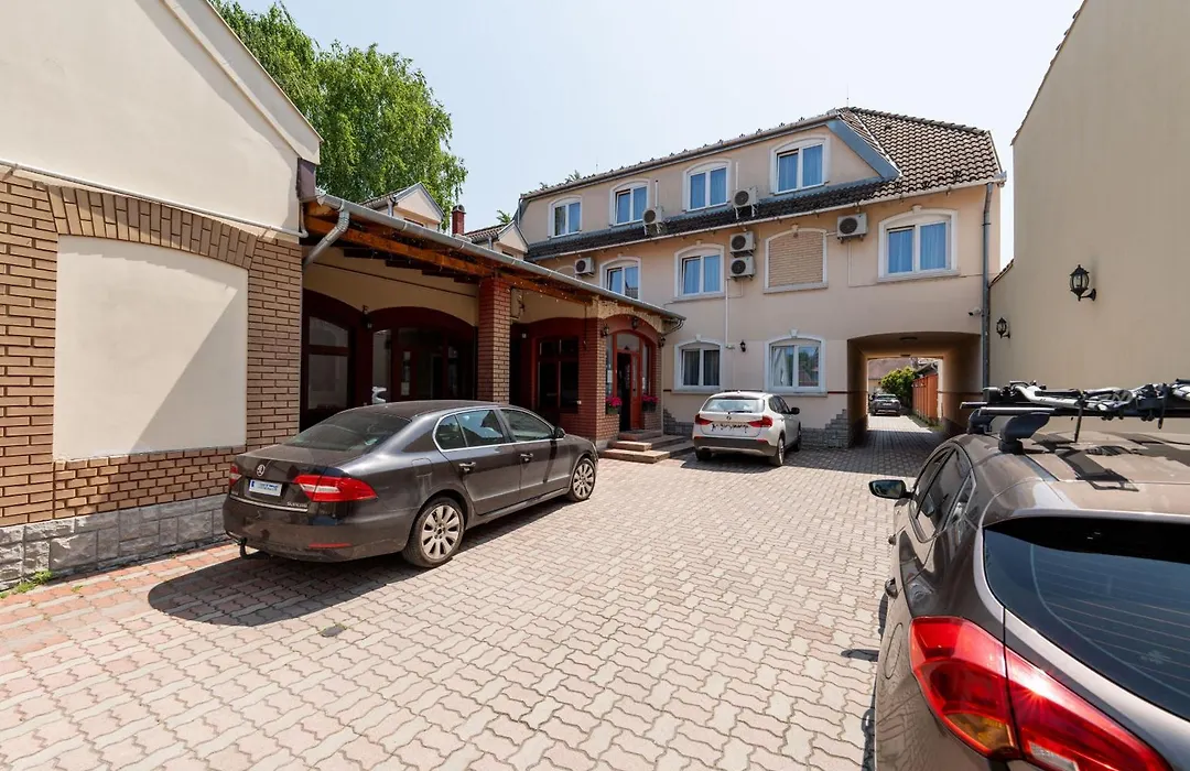 Hotel Palota City-1