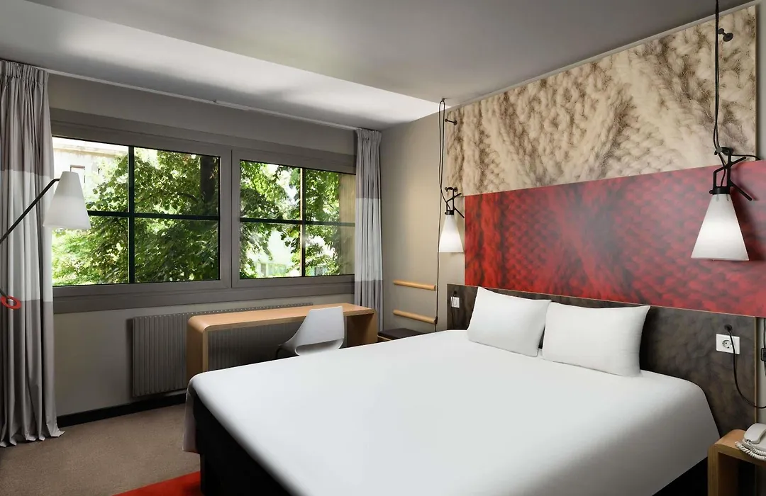 Ibis Budapest Heroes Square-1