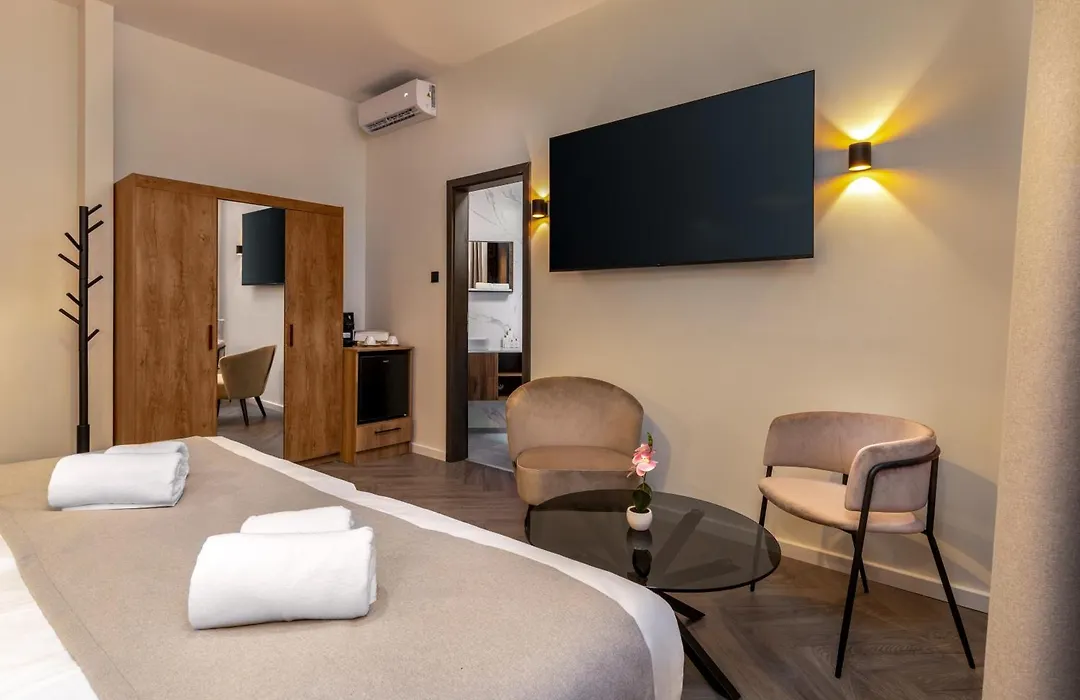 Evergreen Suites Budapest-1