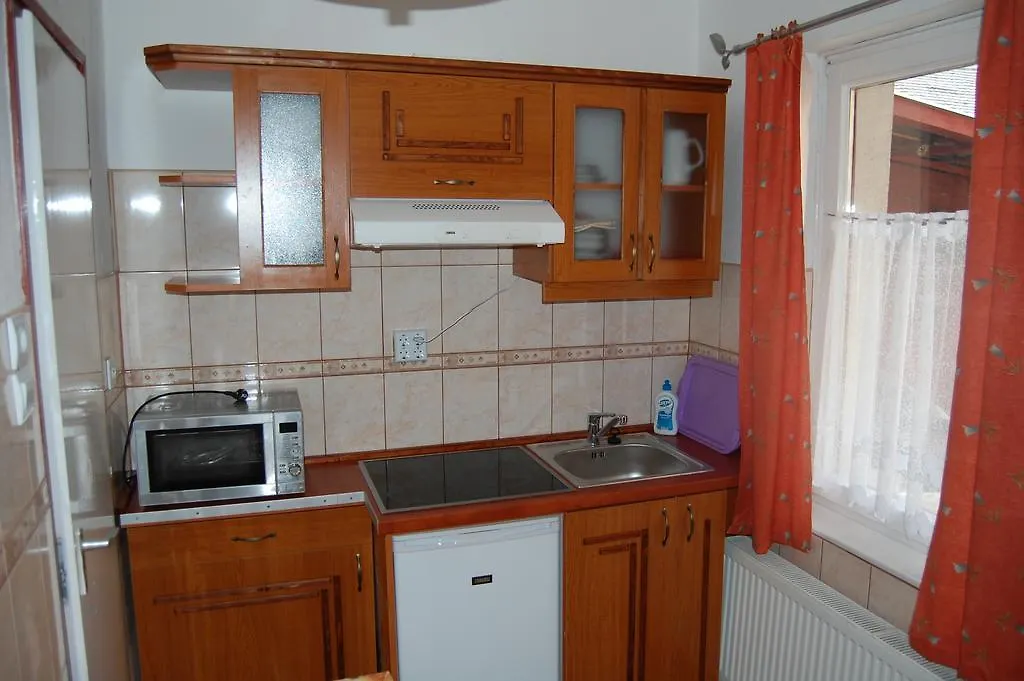 Zach Klara Utcai Apartman-1