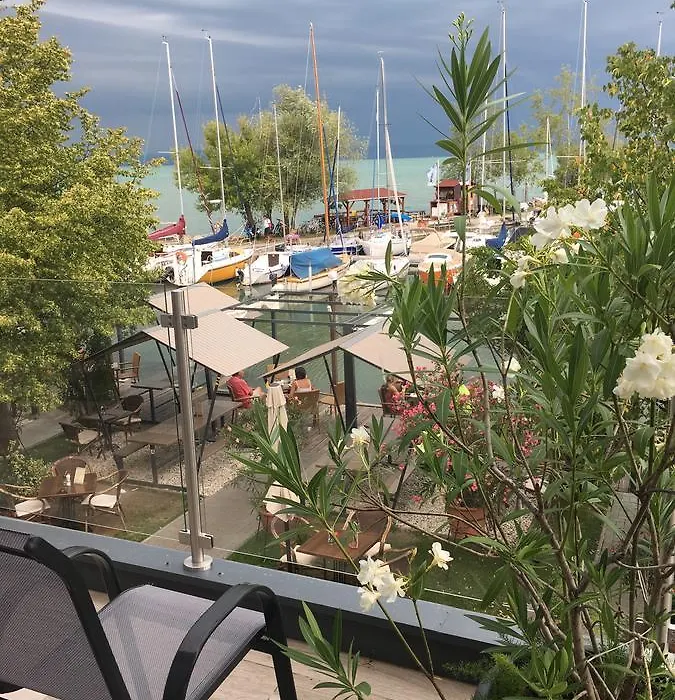 Calypso Lakeside Rooms & Lux Apartments-1