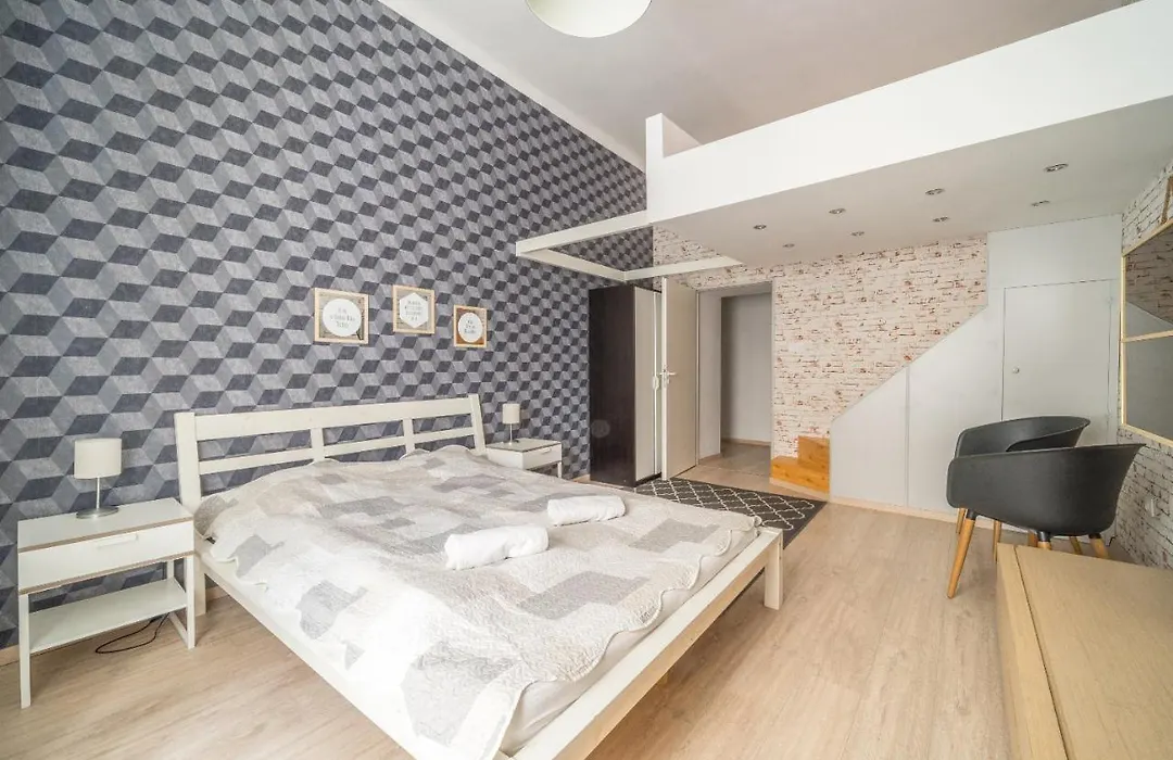 Susan Apartment Near Blaha Lujza Square-1
