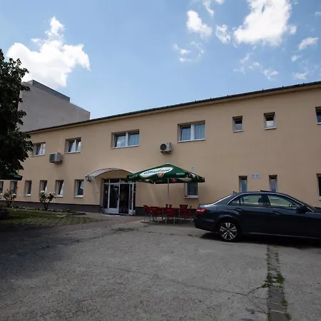 Nepliget Hotel-2