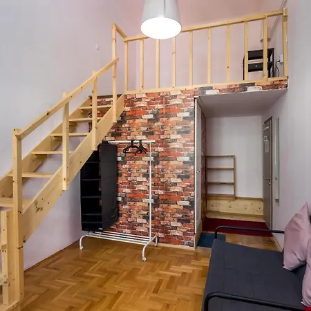 Budapest Three Cats Hostel-2