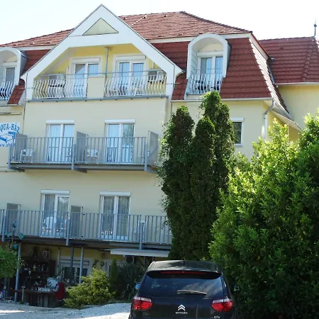 Pensili Apartmanhaz Balatonfuered-3