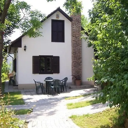 Ferienhaus Fuer 4 Personen 1 Kind Ca 36 M In Budapest-Bezirk 2, Zentralungarn Buda-2