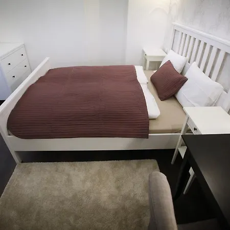 Chain Bridge Apartment-3