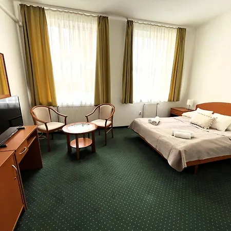 Broadway Guesthouse-3