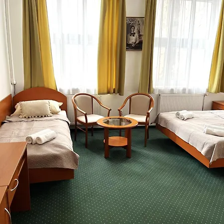 Broadway Guesthouse-2