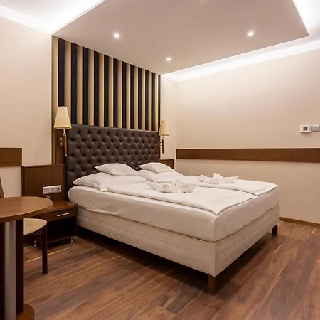 Szonyi Garden Hotel Pest-2