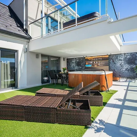 Onyx Luxury Sarvar-2