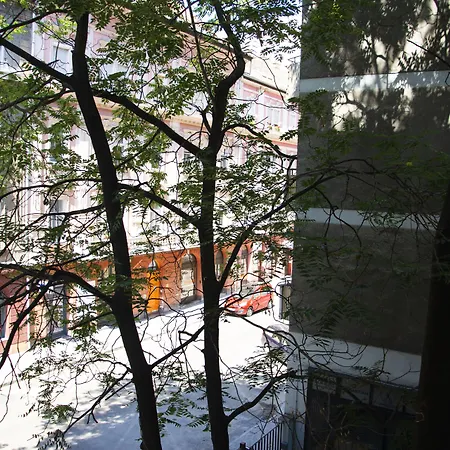 Evergreen Suites Budapest-3