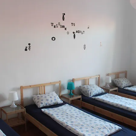 Happy Hostel-2