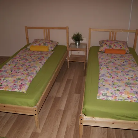 Happy Hostel-3