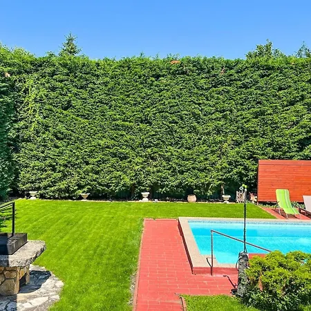 Villa Suburbia Budapest - Pool - Hot Tub - Bbq - Parking-3