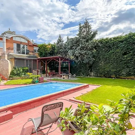 Villa Suburbia Budapest - Pool - Hot Tub - Bbq - Parking-2