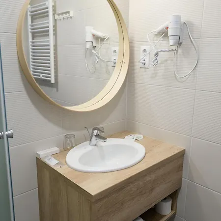 Hotel Adalbert Szent Tamas Haz-2