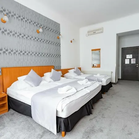 Budapest Griffin Guest House-3