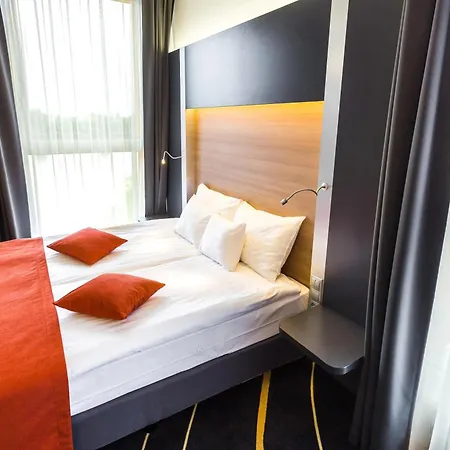 Best Western Plus Lakeside Hotel-3