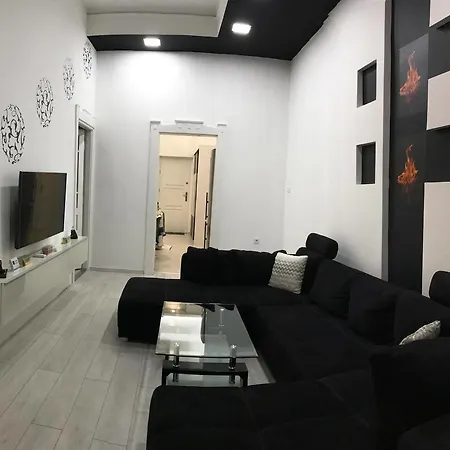 Manyi Apartman-2