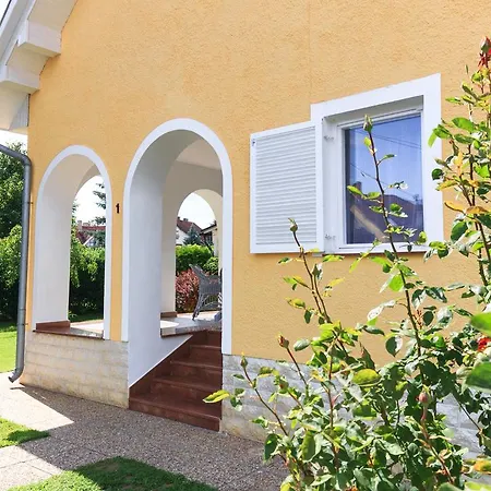 Zita Haus-2