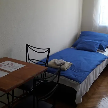 Pero Vendeghaz-3