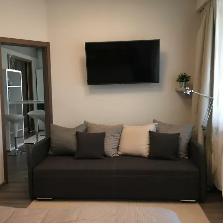 Calypso Lakeside Rooms & Lux Apartments-2