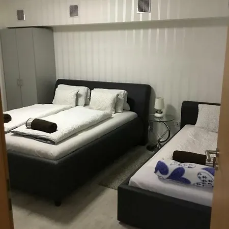 Varkerulet Apartman-3