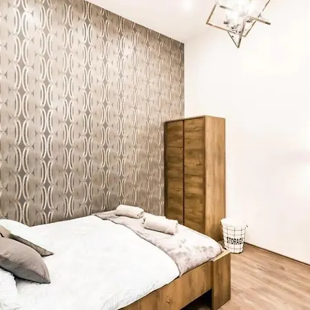 Amazon Apartment Near The Famous Party Boulevard-3