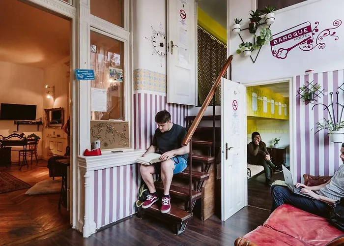 Baroque Hostel&Coworking Budapest