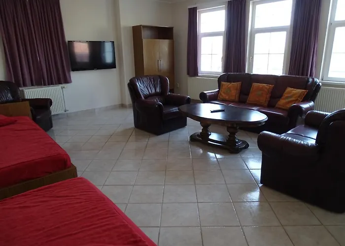 Alabardos Panzio Es Apartmanhaz Esztergom