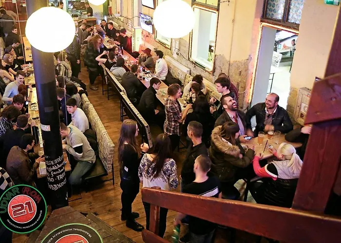 Budapest Party Hostel At Udvarom